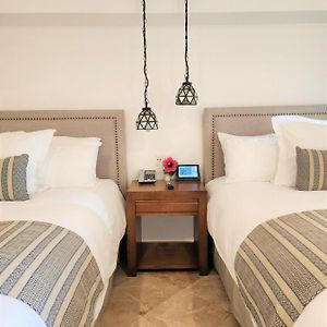 Deluxe Partial Ocean View Double Beds